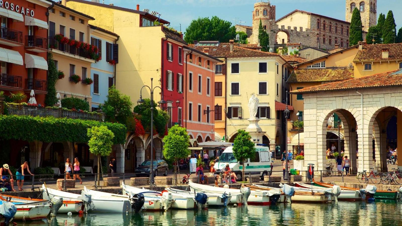 Gioiello Deco Nel Centro Storico Appartement Desenzano del Garda Buitenkant foto